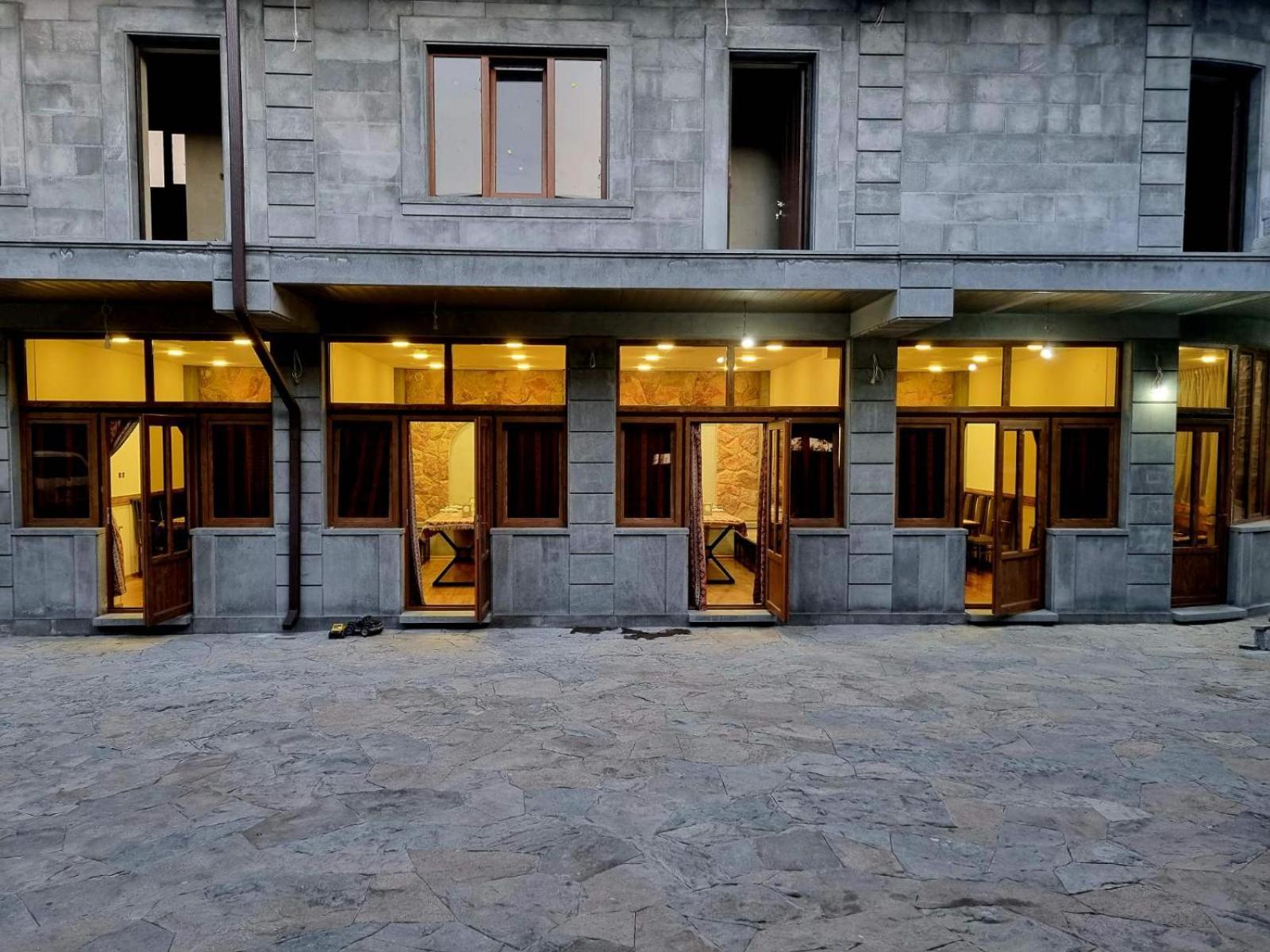 Rubin Hotel Goris Exterior foto