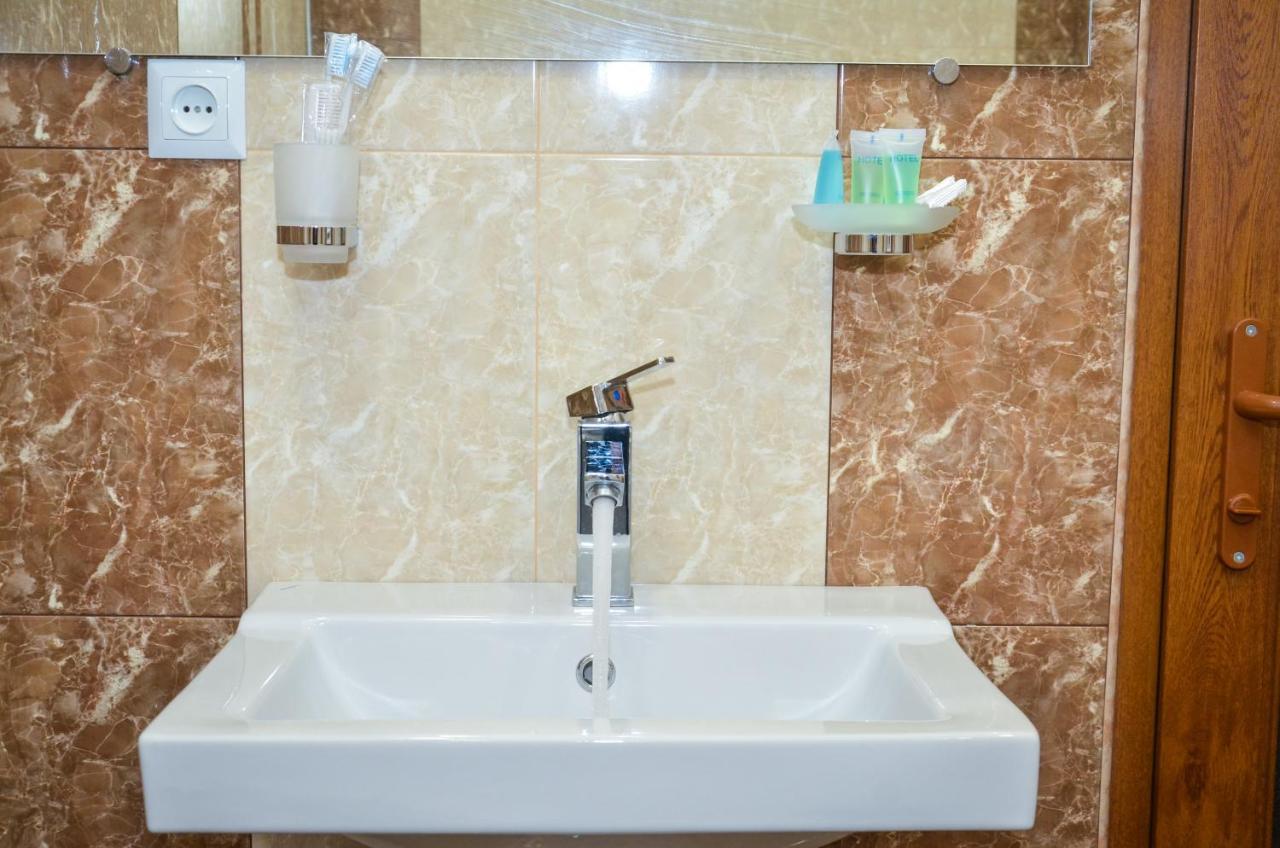 Rubin Hotel Goris Exterior foto